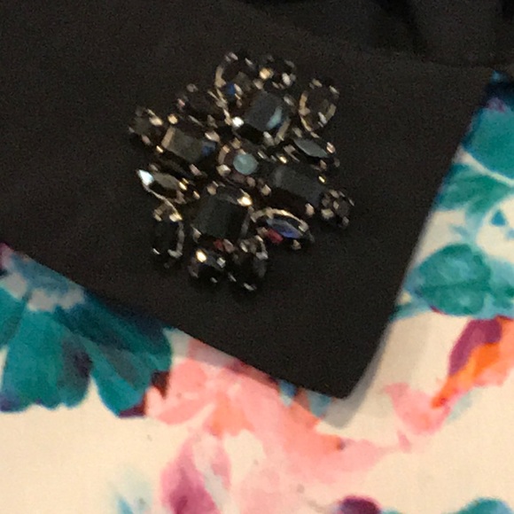 Ladies top - Picture 3 of 7